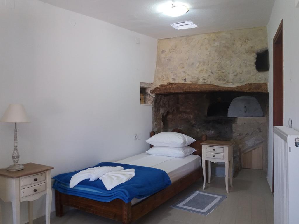 Heracles Traditional Cretan Houses Spilion Bilik gambar